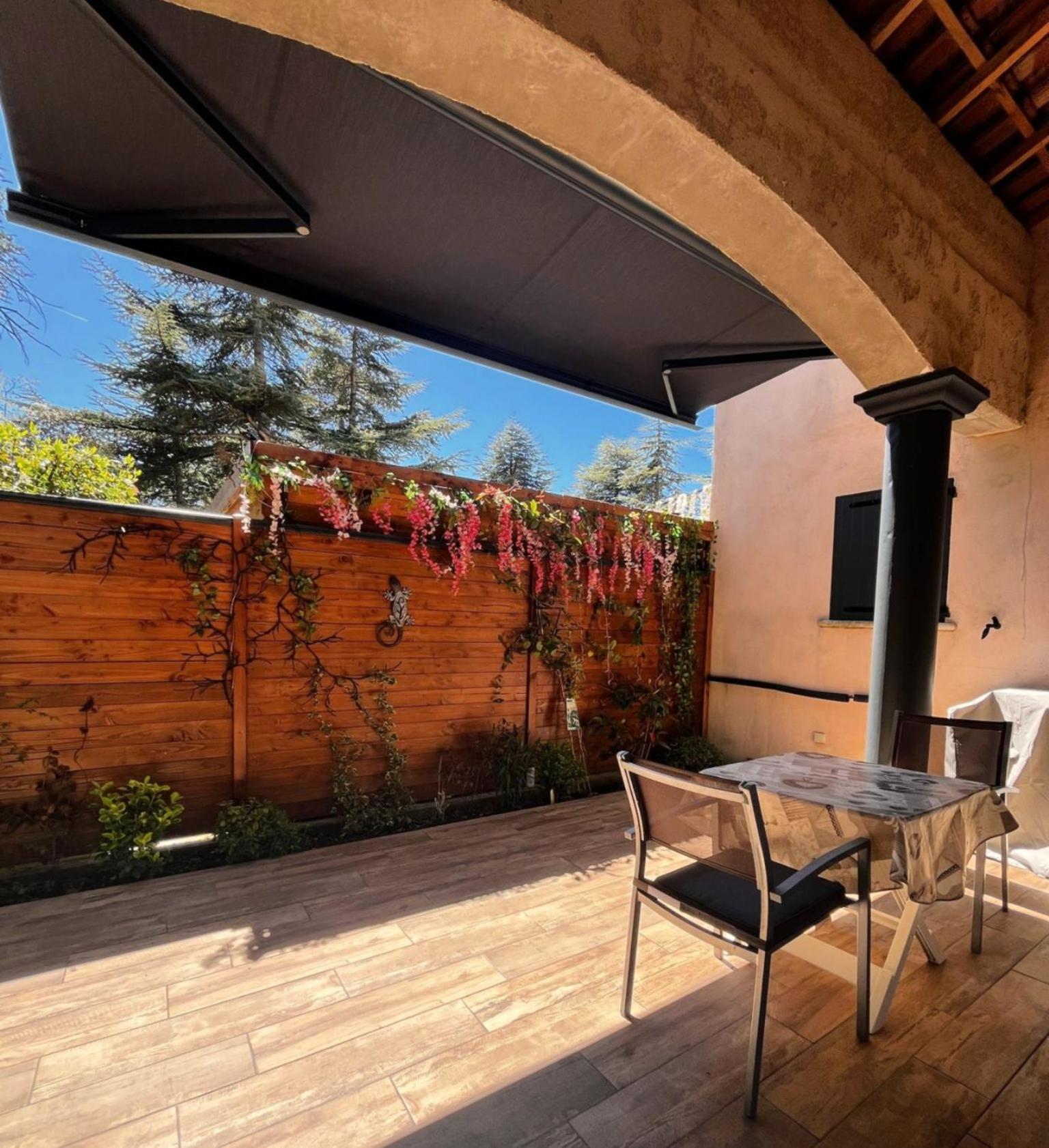 Spacieuse Dependance Duplex 50 M2 Classe 3 Etoiles Sans Vis-A-Vis Gréoux-les-Bains Exterior photo